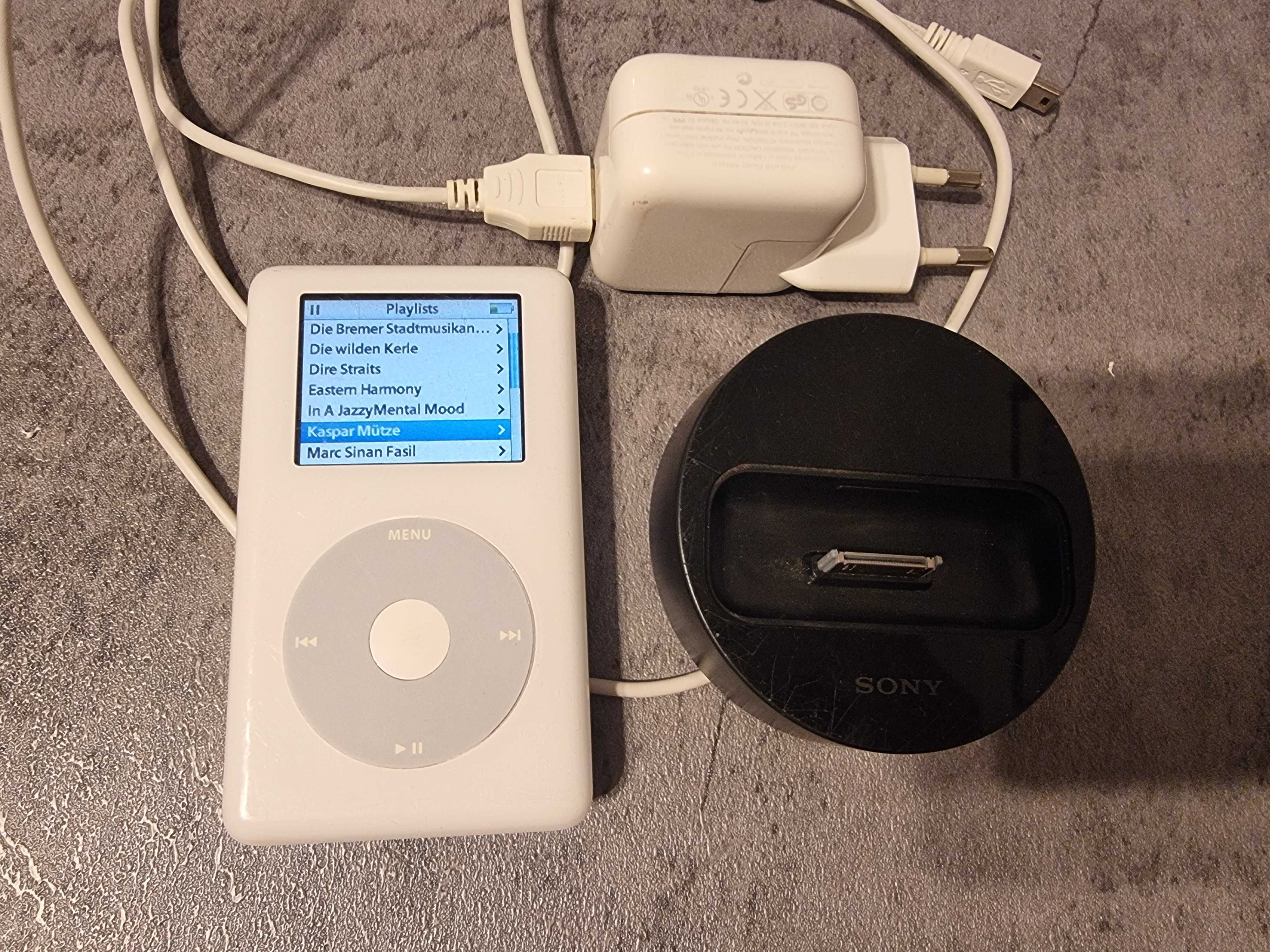 Apple iPod Classic 4th Generation 20gb White Model A1099 emc 2022 30gb