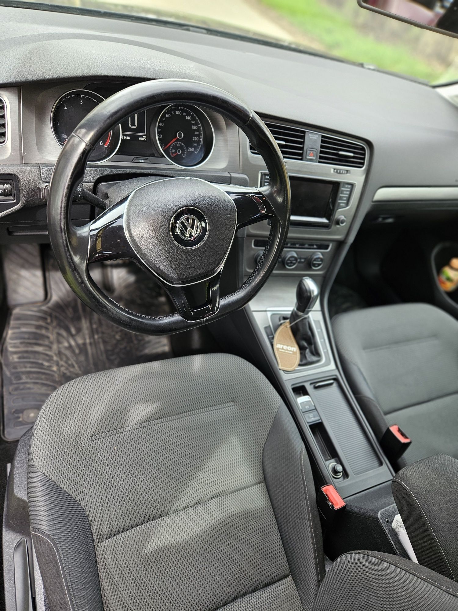 Продавам VW Golf VII 2.0 TDI Bluemotion 2014