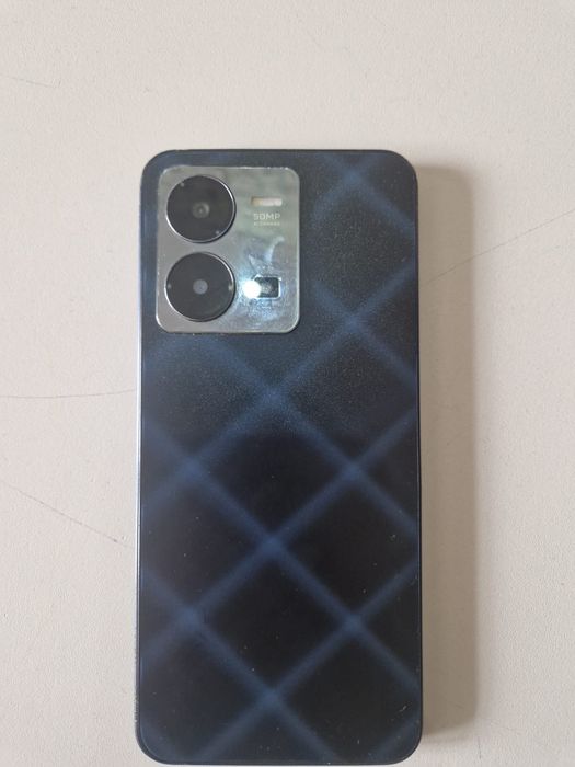 Телефон Vivo y35