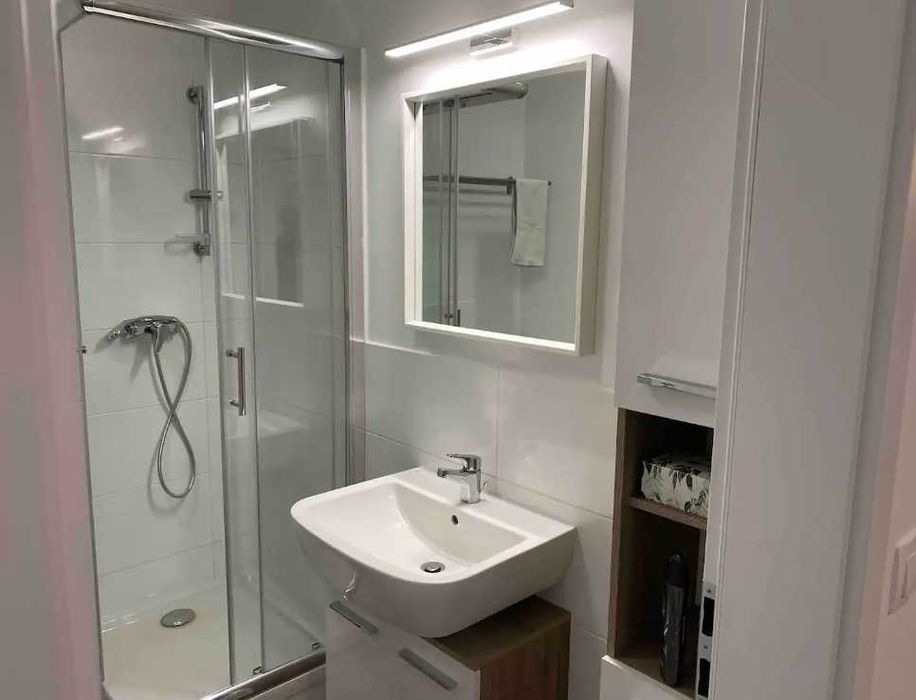 Дава се под наем Двустаен апартамент в Пловдив, Гагарин - 60 кв.м за 285.6 € - Снимка #2