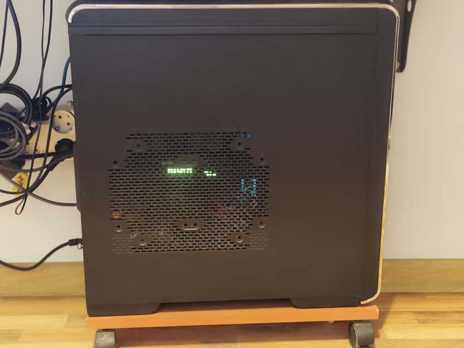 Unitate gaming + componente cadou