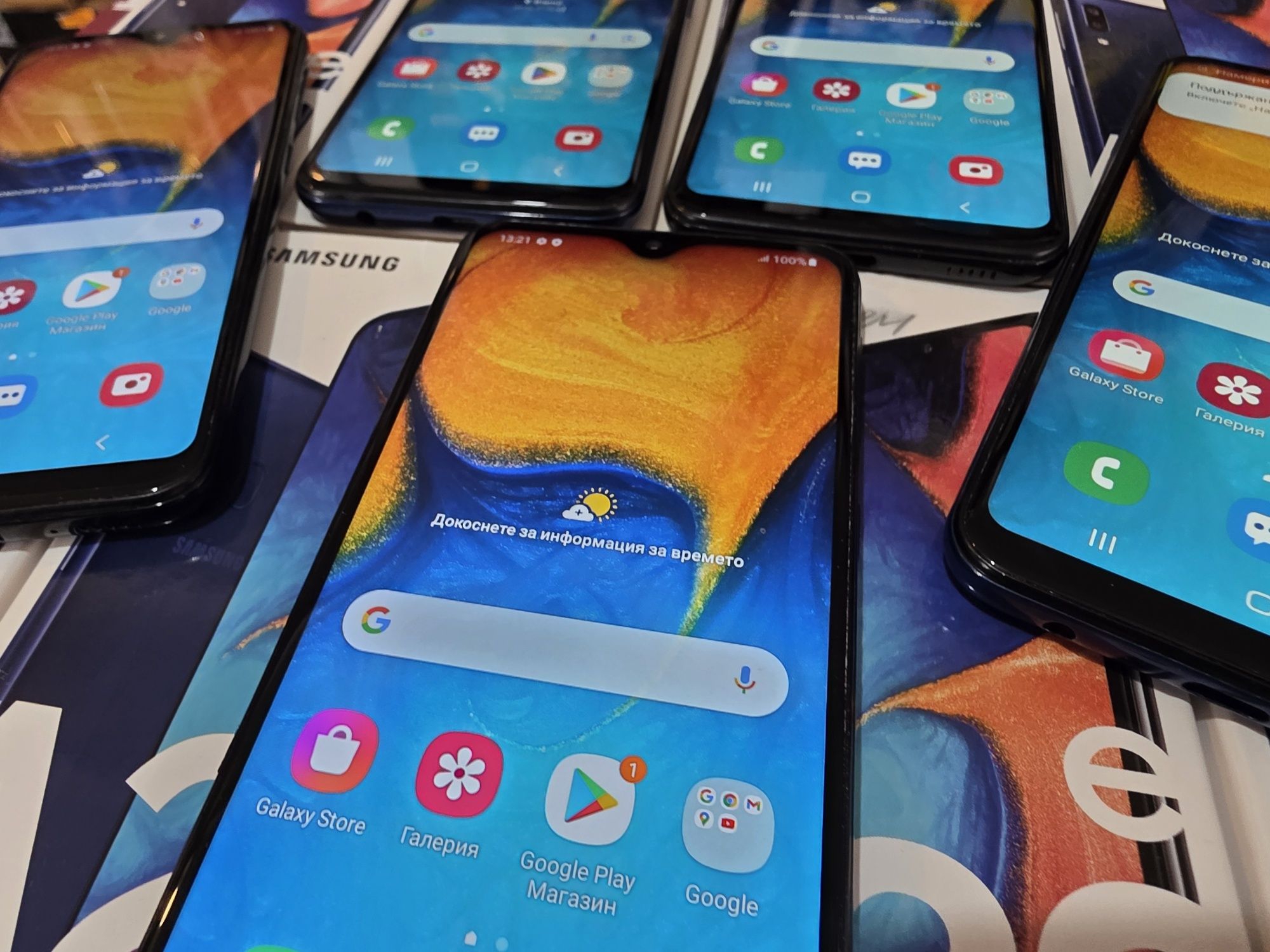 Samsung Galaxy A20e 3/32 с кутия и кабел