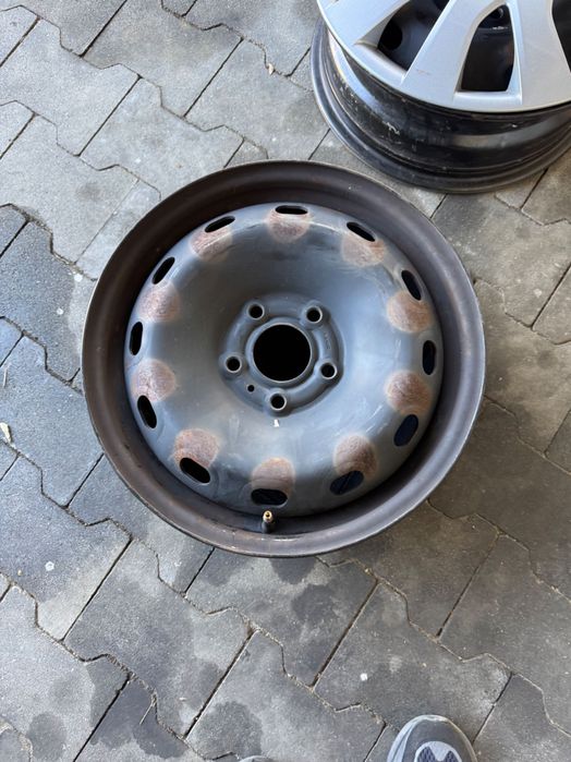 Метални джанти 16 ки с тасове