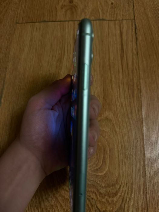 Айфон 11 идеальном состоянии срочно