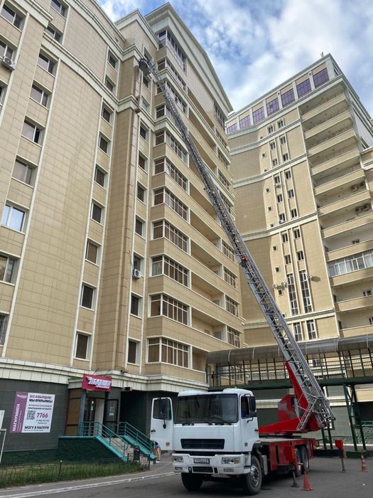 Продам Автовышку телескопическая 45 м, установка Япония