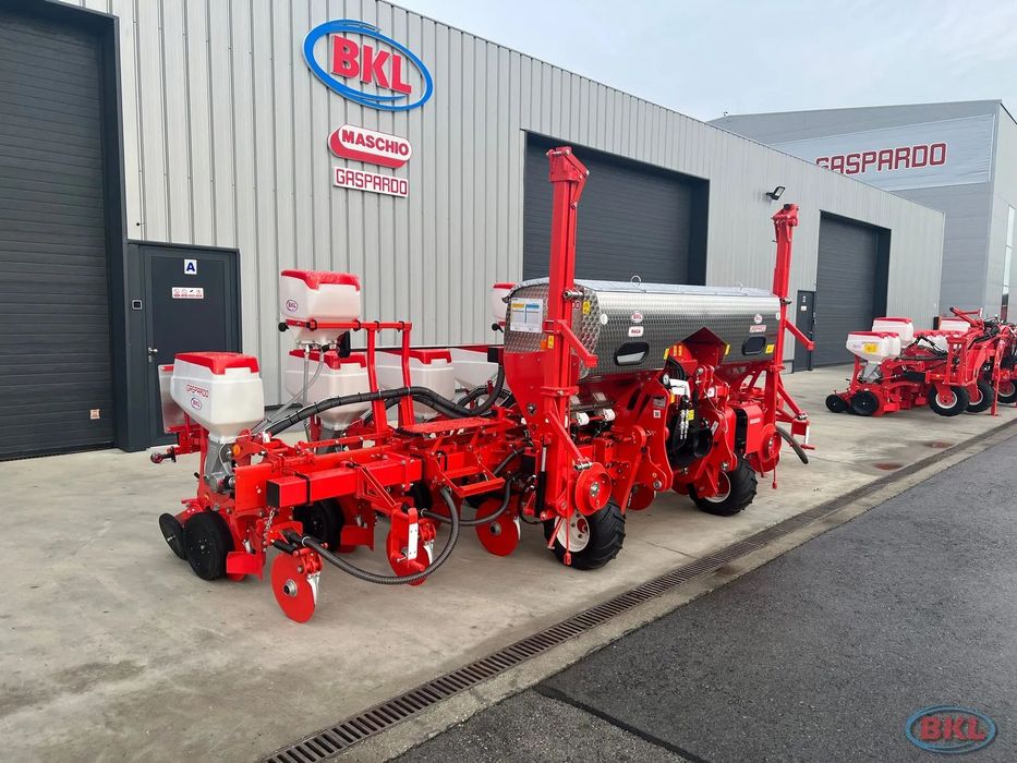 Gaspardo MAGA MTR 8 R *** Profesionala, Bazin Inox 900L, Randuri reglabile hidraulic 45-75cm