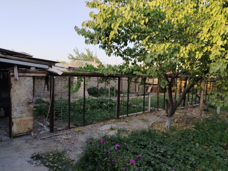 Продоётся дом.поселок чархин