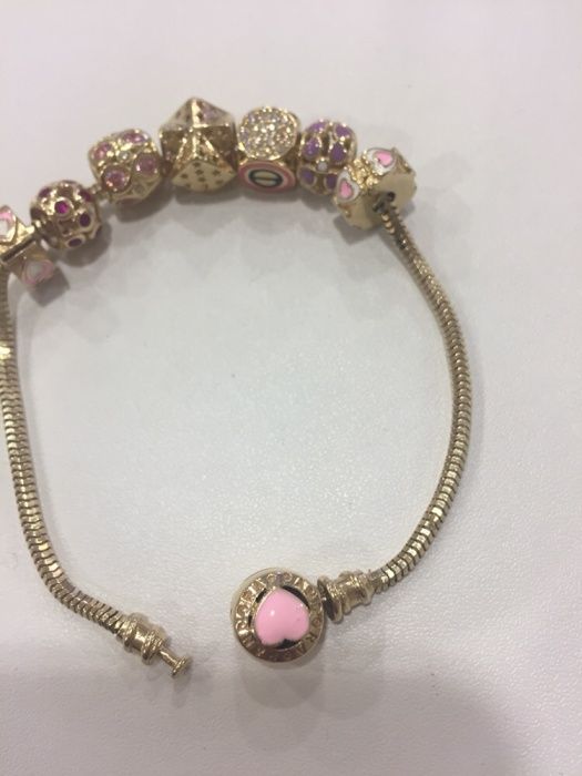 Vând brățara Pandora