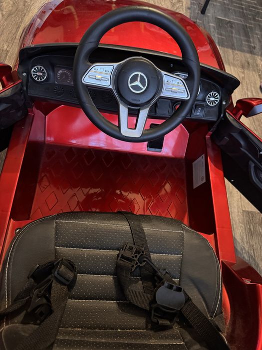 Акумулатрона кола Mercedes CLS350