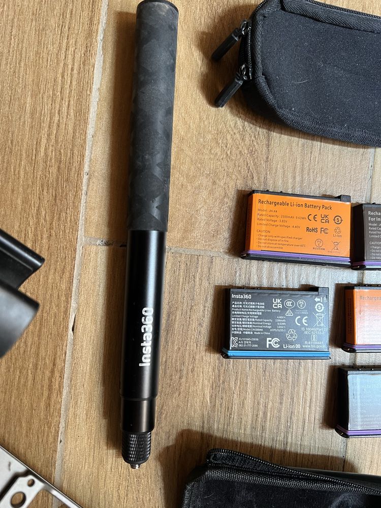 Insta 360 X4 + Accesorii Moto