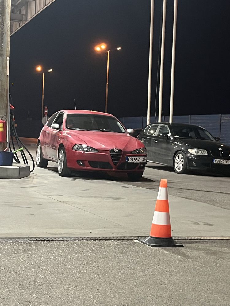 Продавам Алфа ромео 147 twin spark
