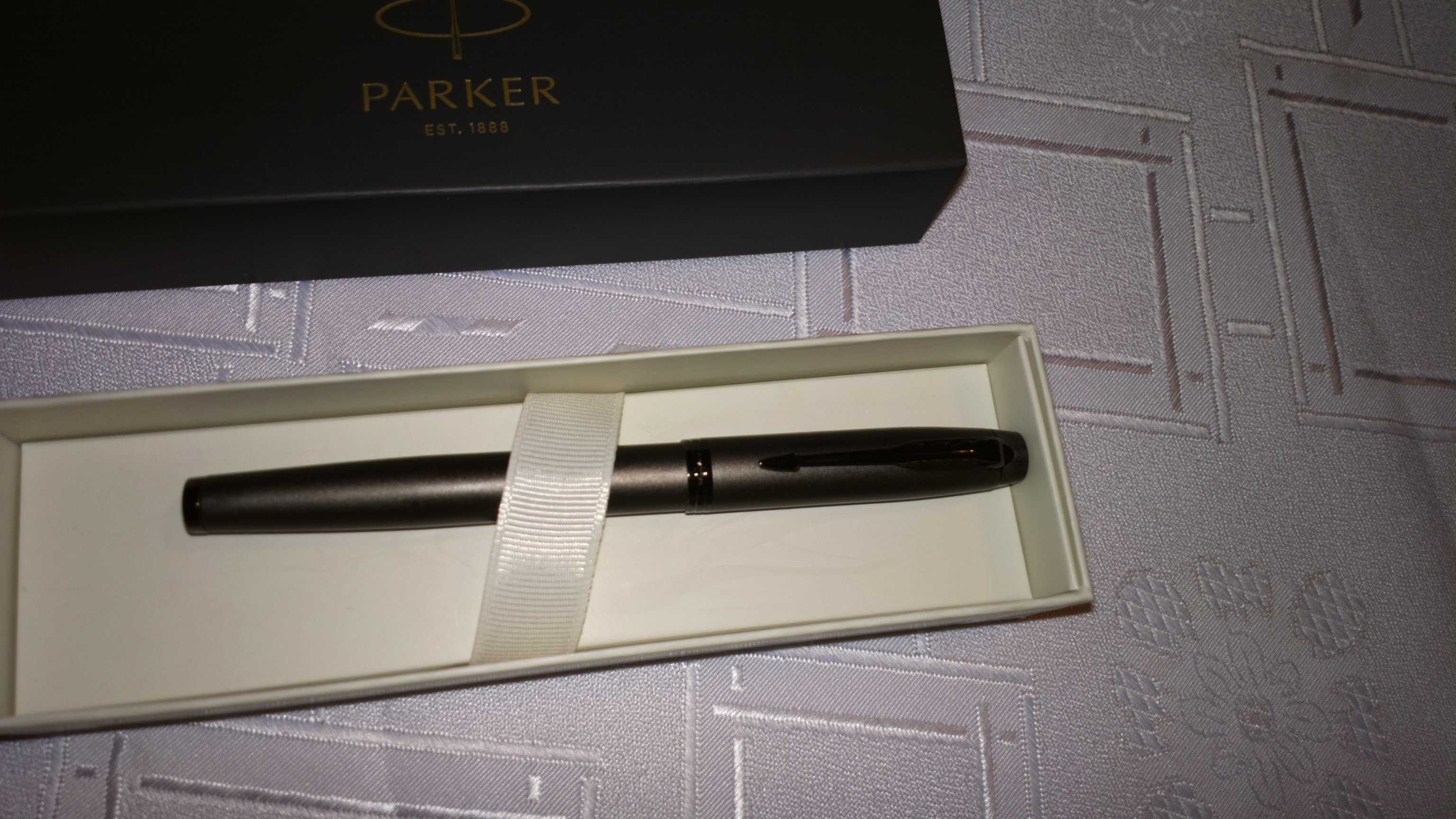 Нова писалка PARKER IM Monochrome Black Edition