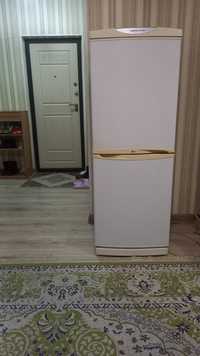 Продам холодильник LG б/у в хорошем состоянии. Высота 150 см ширина 55