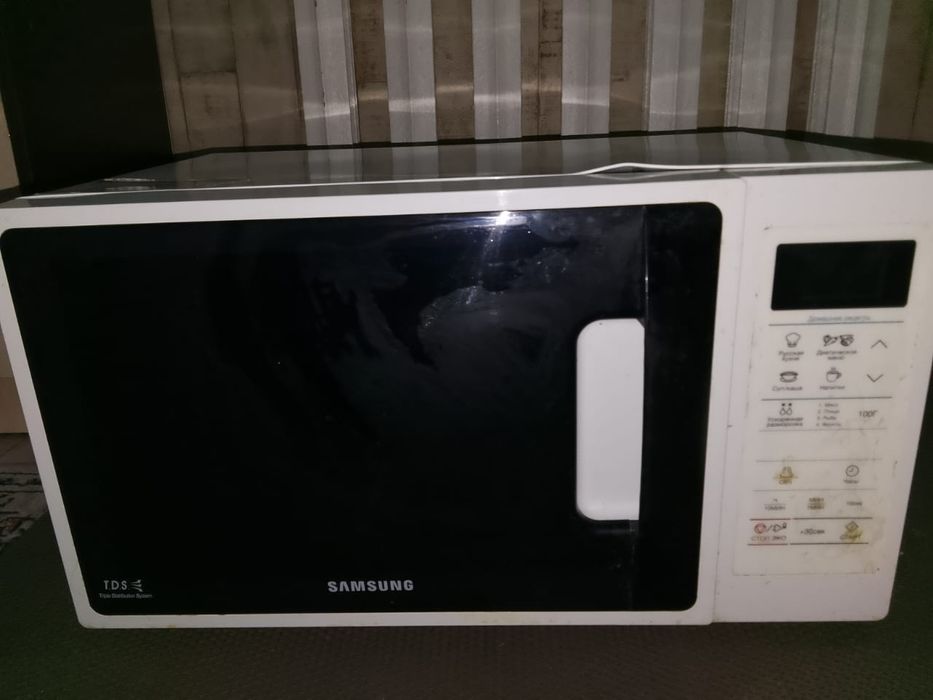 Продам микроволновую печь Самсунг за 15 тыс
