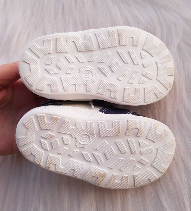 Бебешки обувки за прохождане Univerzál №18