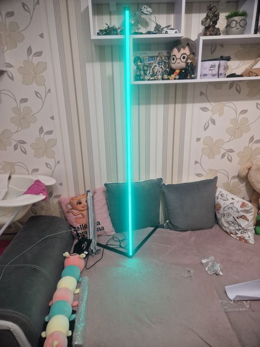 RGB подови пури Grundig 140 см.