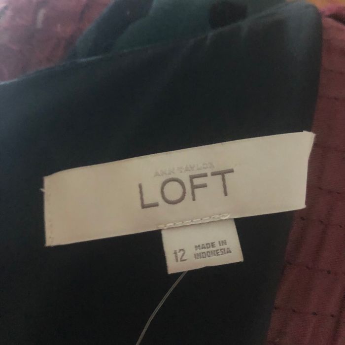 Rochie fără mâneci semicaptusita