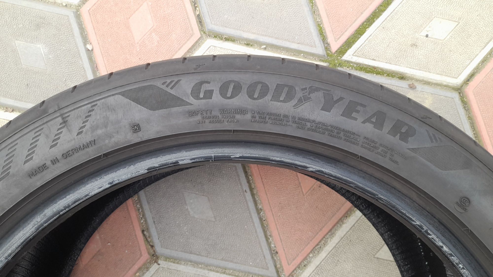 Vand 4 anvelope de vara 245 45 r19 GOODYEAR foarte bune din 2023