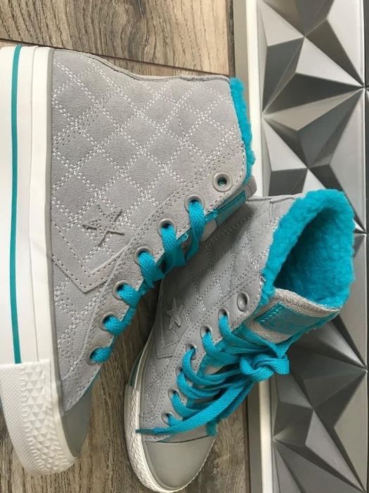 НОВИ Converse 35,36 естествен велур