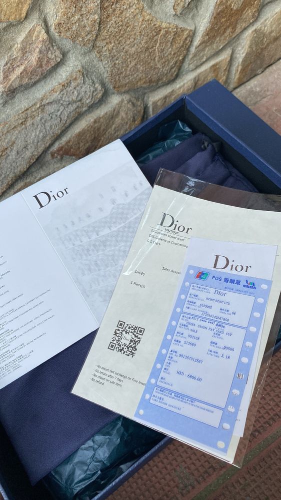 Dior b 22.