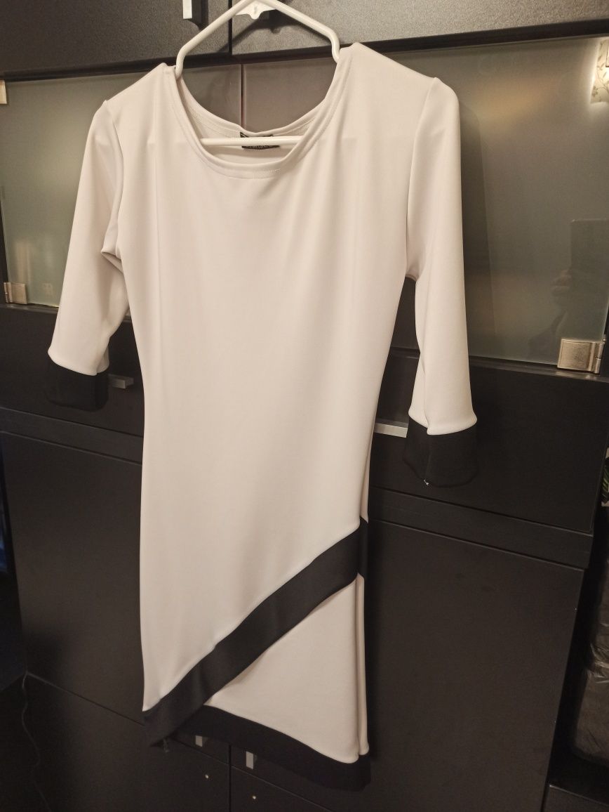 Дамска бяла рокля НОВА