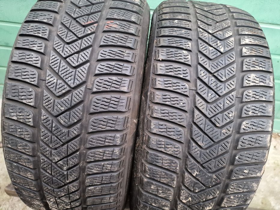 Anvelope 255/45R19 marca Pirelli, DOT 2023,7 mm