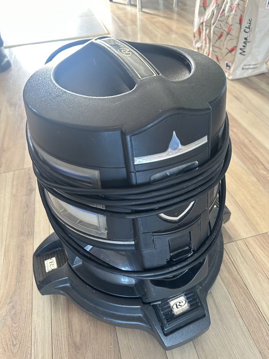 Aspirator cu filtrare prin apa Rainbow E2