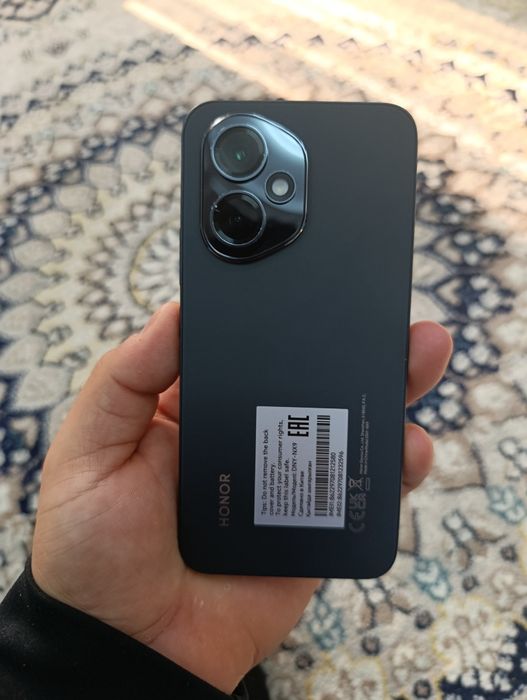 Honor 400    5G  8_256 xolati ideal yengi karobka