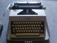 Пишеща машина Olimpia Monica 1960 г.