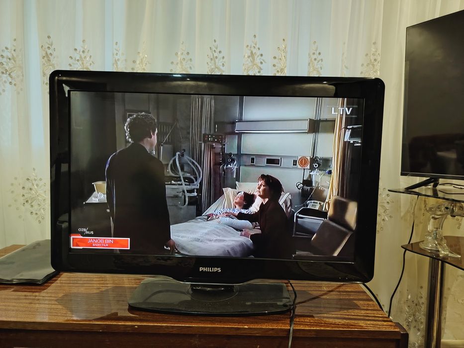 Телевизор Phillips 32 led Hd