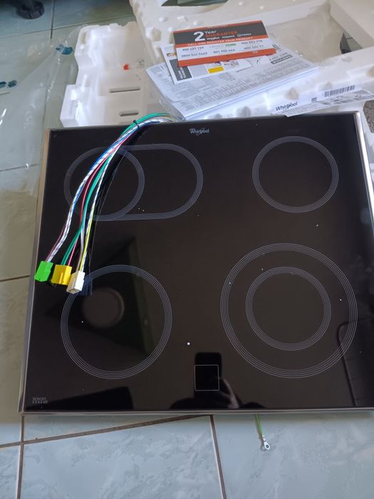 Plita vitroceramica whirlpool nouă