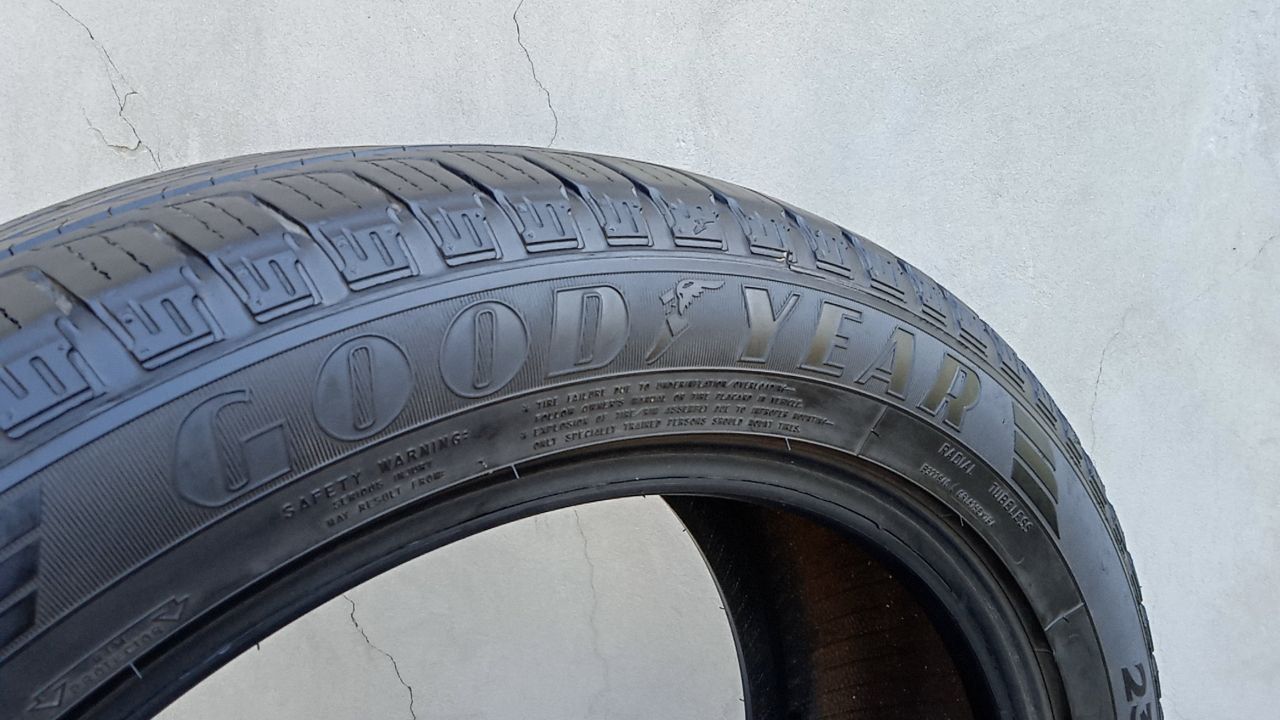 235 50 R19 Goodyear