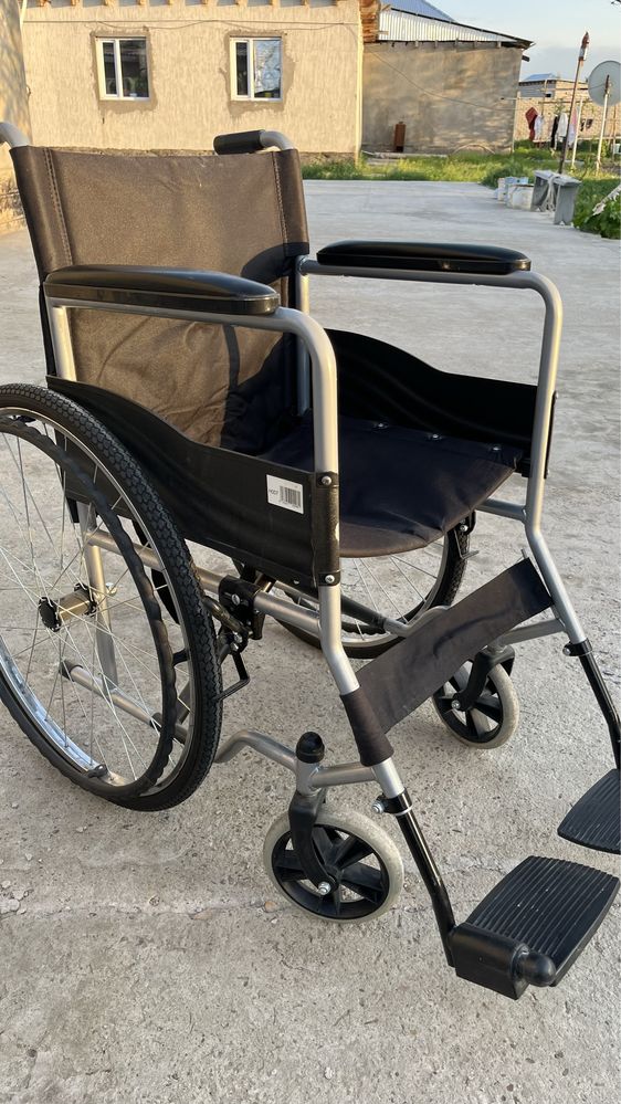 Инвалидни коляска состаяние как новый