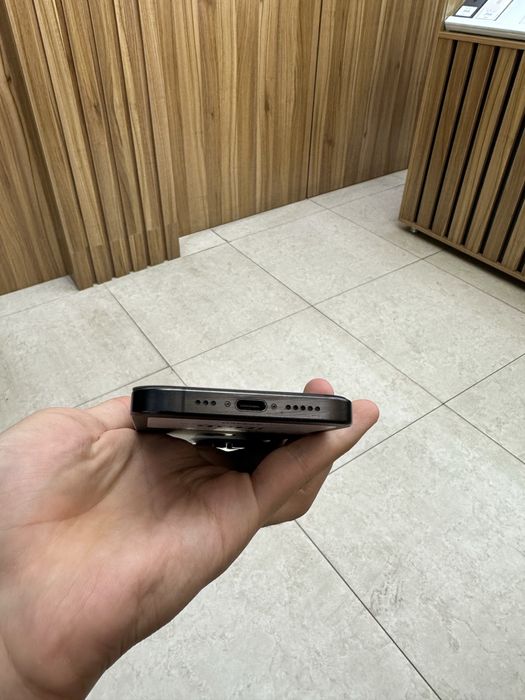 iphone 15 pro black 128 gb 90%