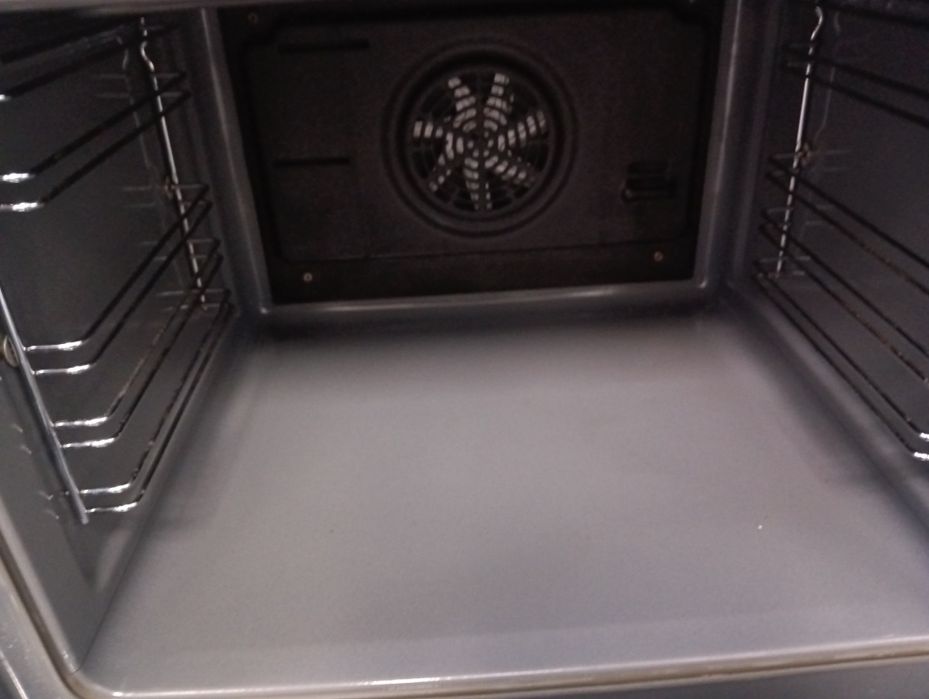 Свободно стояща печка с керамичен плот Бош Bosch   2 години Гаранция!