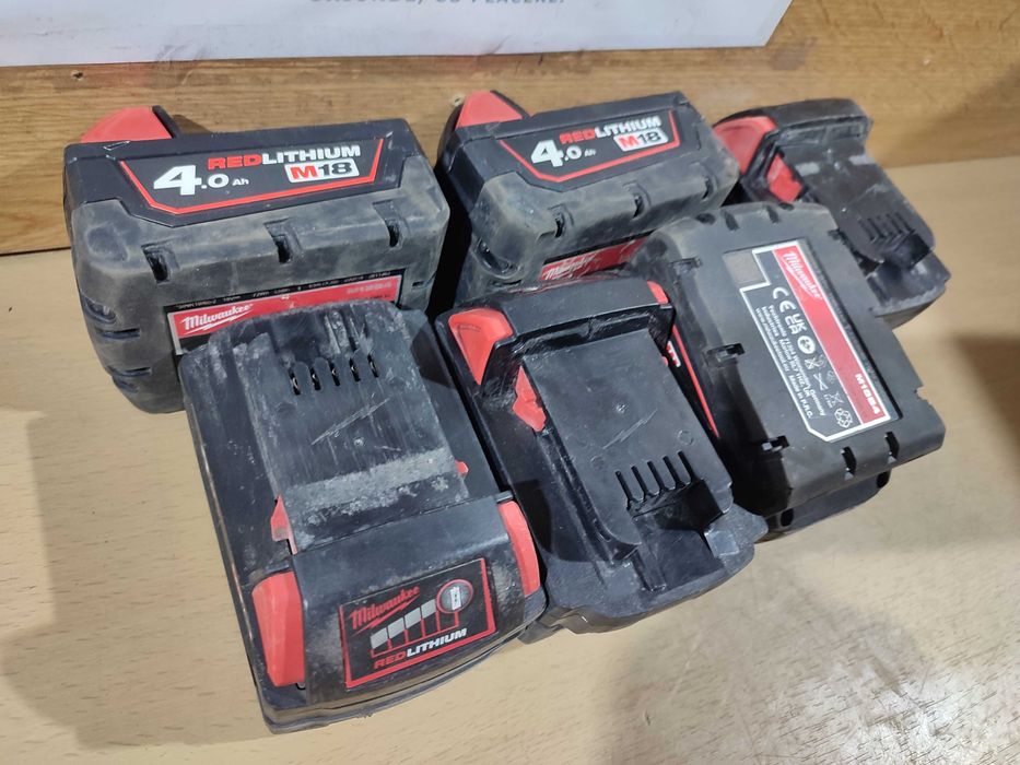 Milwaukee 4.0Ah 18V 72Wh M18B4 RedLithium acumulator baterie bormasina