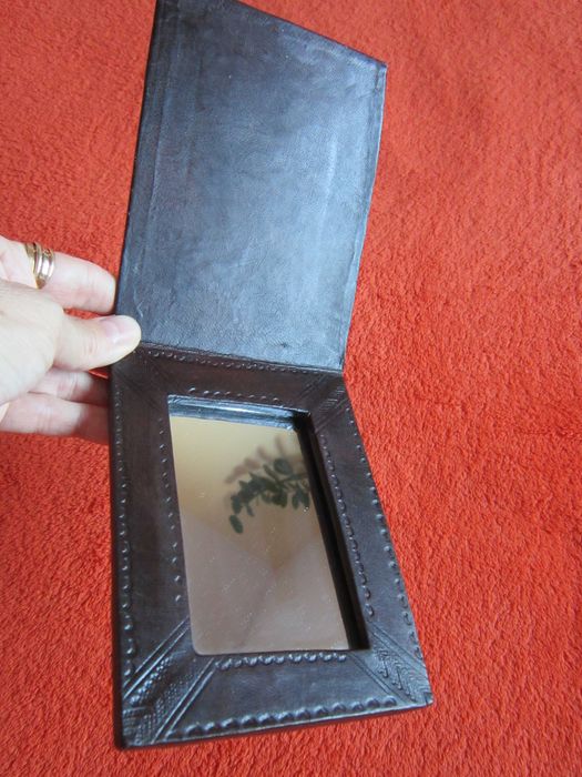 cadou deosebit rar mini oglinda vintage piele handmade Germania'60