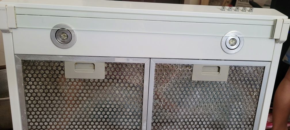 Продаётся вытяжка Artel