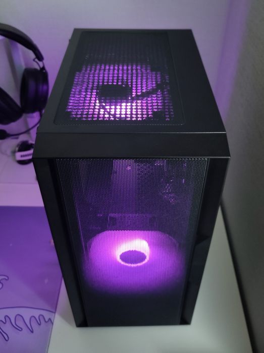 Компактный игровой компьютер на Ryzen 12 ядер, видеокарта на 8 Гб.
