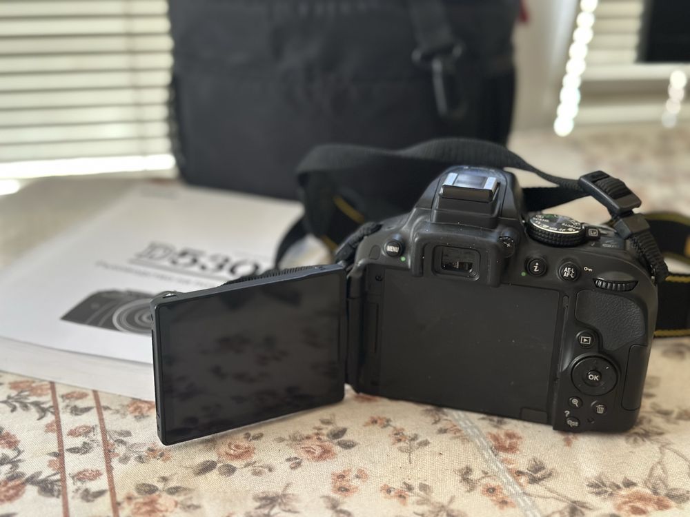 Фотоапарат Nikon D5300 + Memory Card + Чанта + Статив