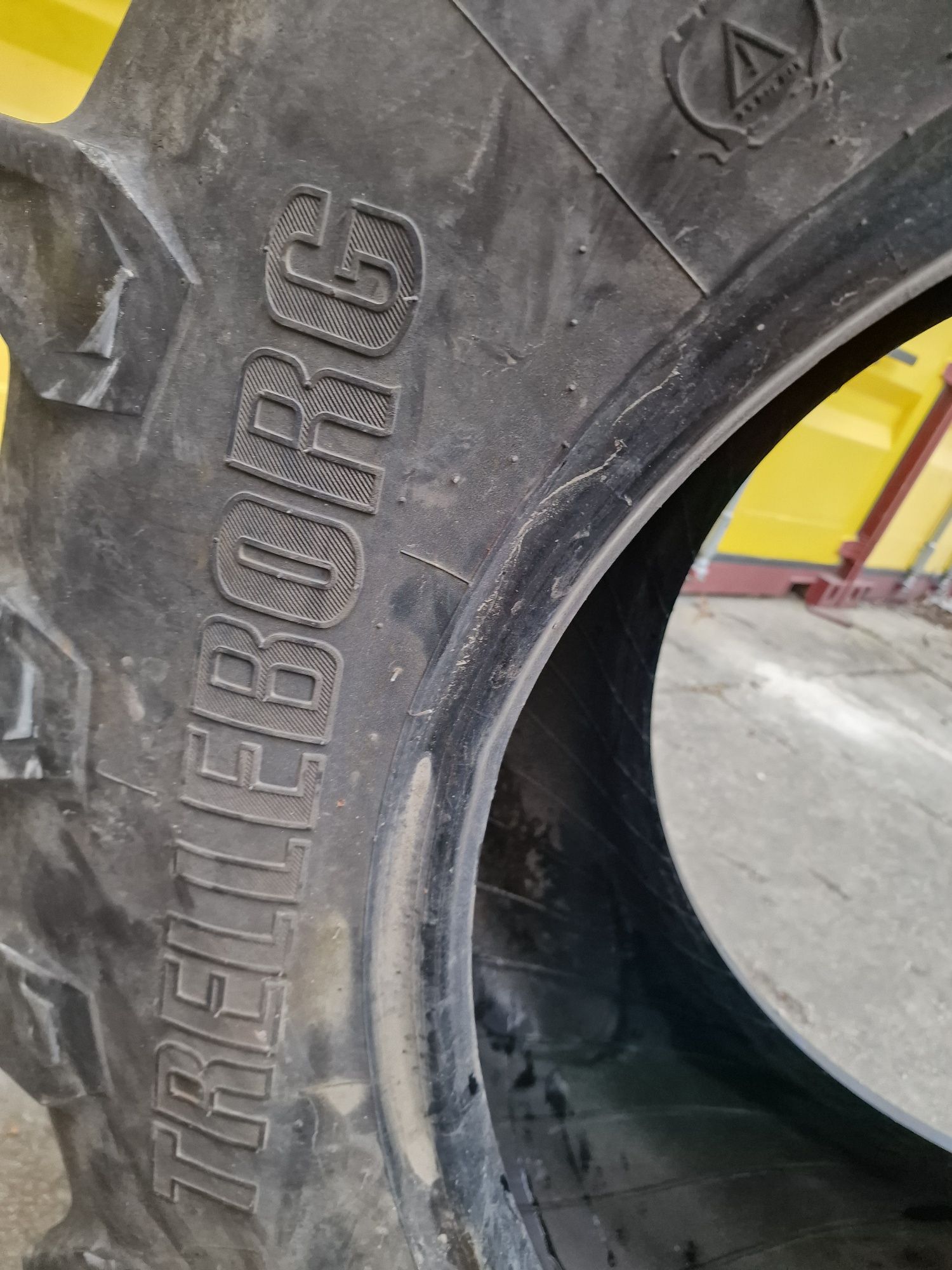 Anvelopă tractor sh 540/65R28 marca Trelleborg