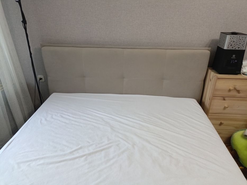 Продам двуспальную кровать 160х200