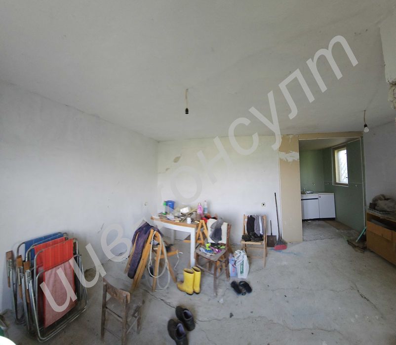 Голям парцел с панорамна гледка и къща в с. Малки Чифлик