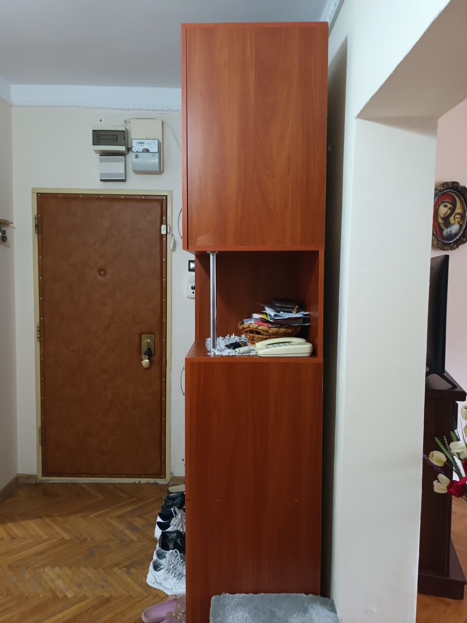 Mobilier hol dulap haine și comoda pantofi