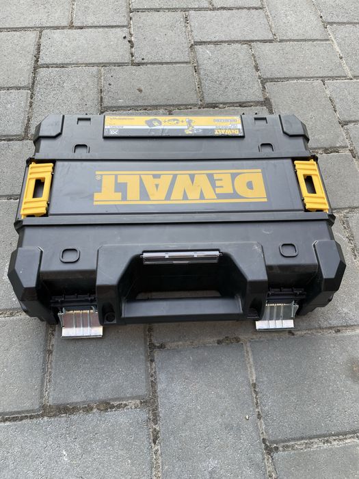 Vand cutii(valize)Dewalt.