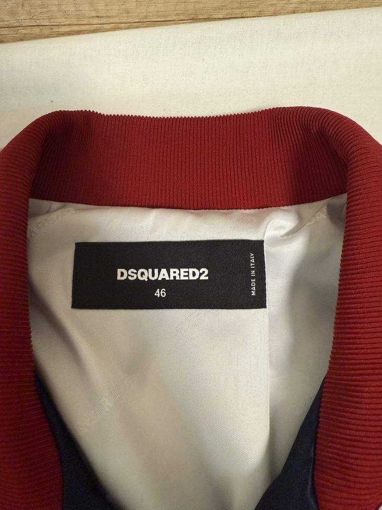 Яке Dsquared2.