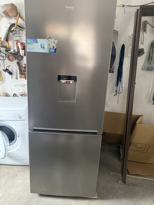 Frigider Beko folosit putin timp