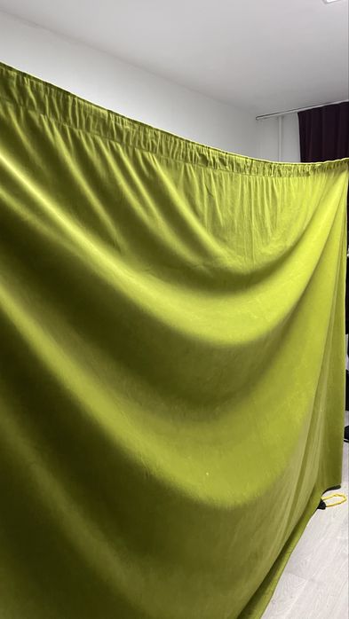 Штор зелёный яркий