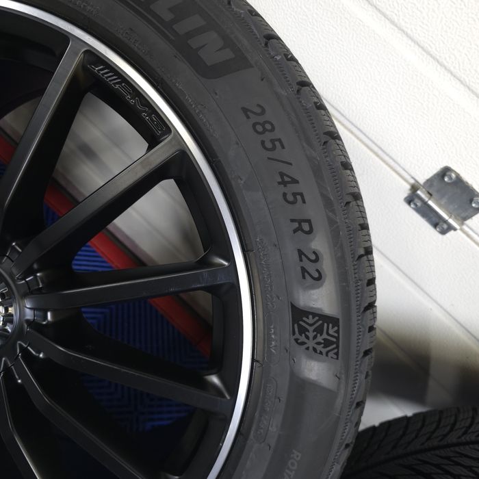 Оригинални AMG  джанти 22 цола Mercedes  GLS 63 AMG +Michelin гуми