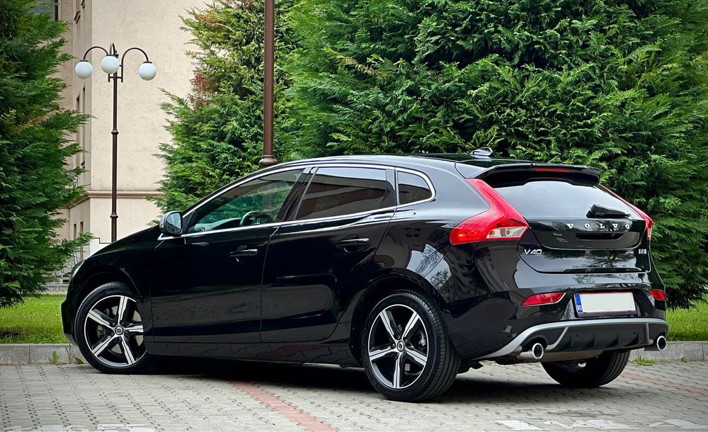 Volvo V40 ~ Automat ~ Panoramic ~ FullLed ~ Foarte întretinut ~ 2019